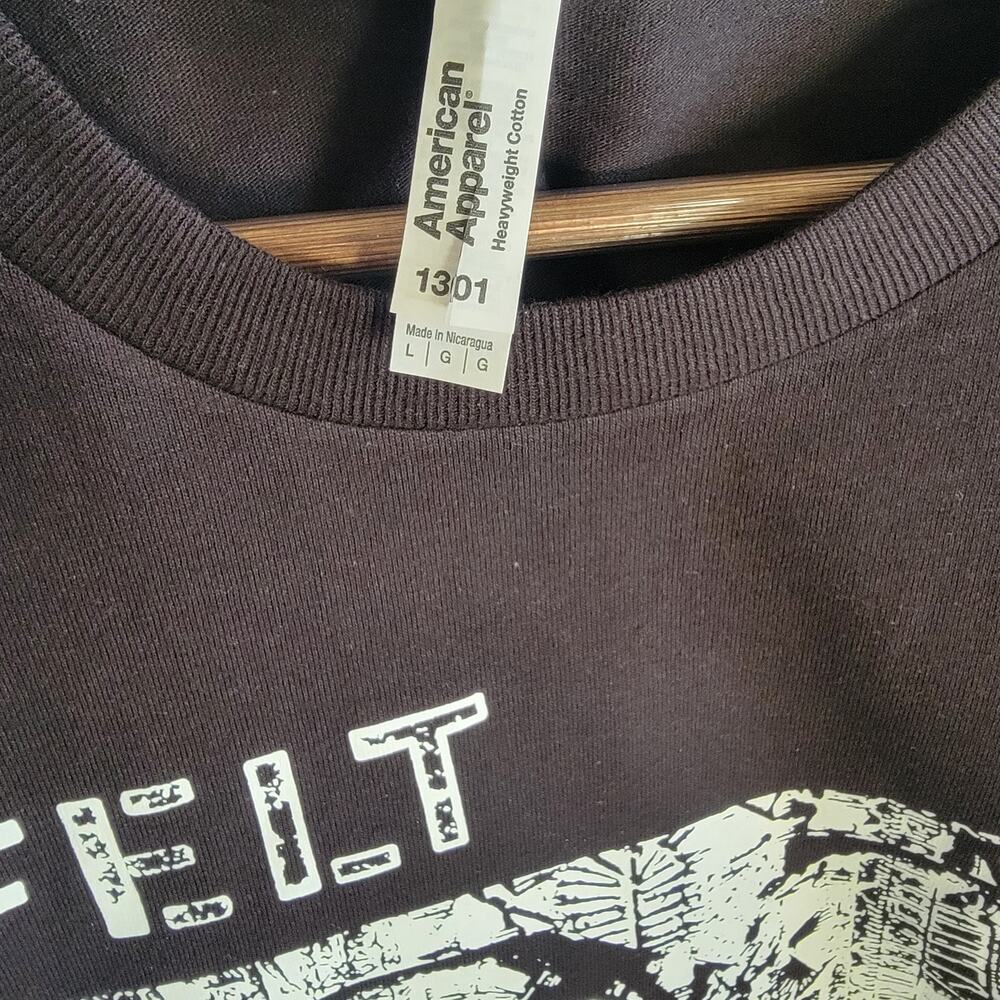 Felt   band   t shirt size  large balck